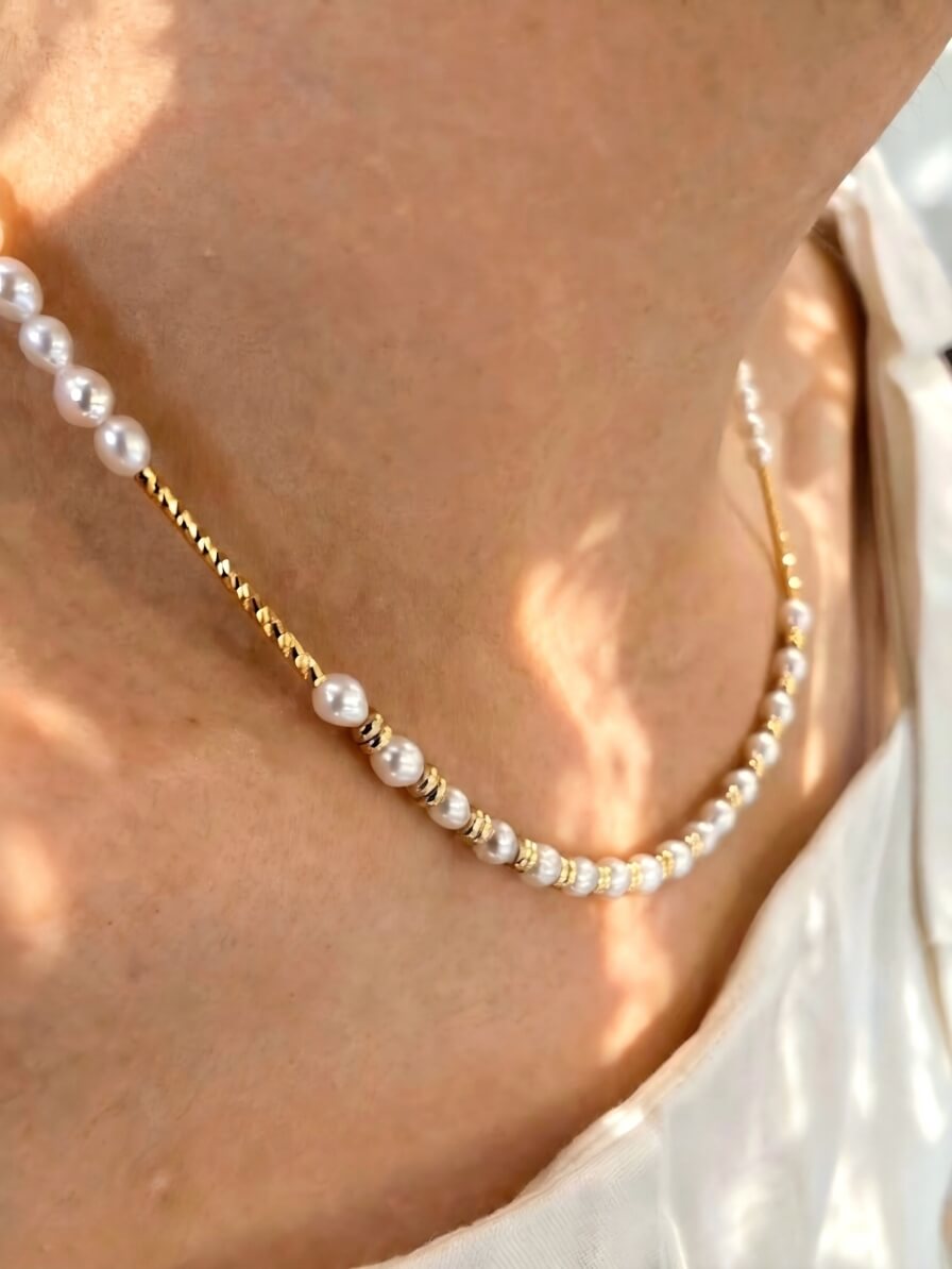 Delicate Freshwater Pearl & Twisted Gold Bead Choker Necklace