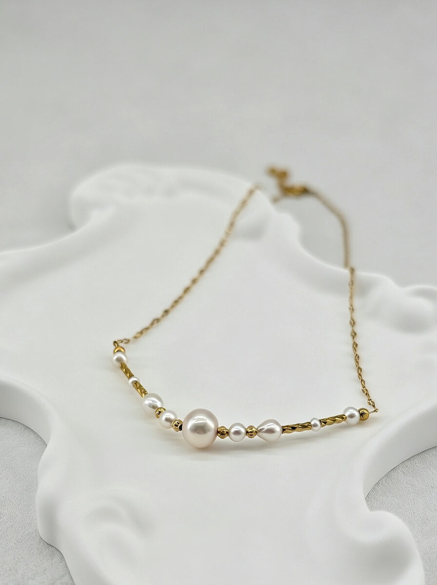 Aura Graduated Pearl & Textured Gold Chain Necklace