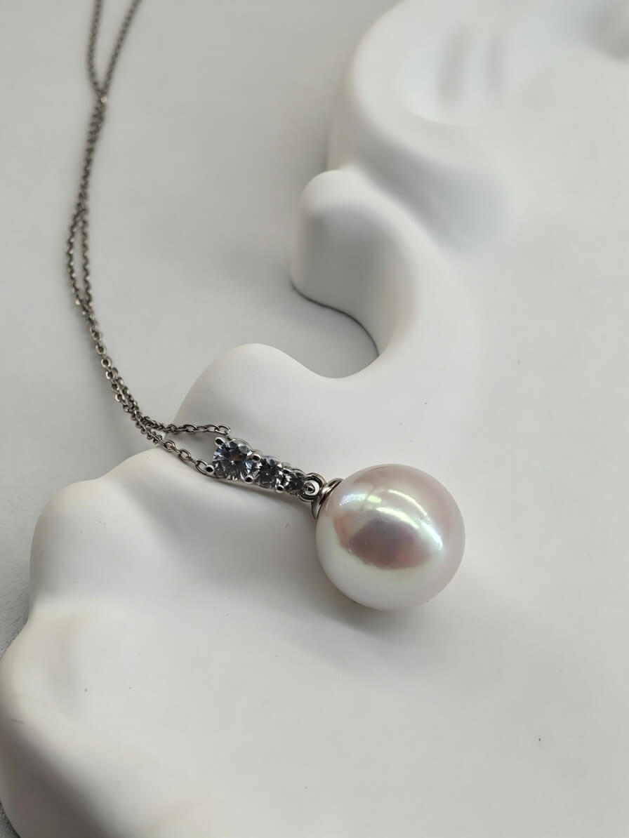 The Seraphina - Handmade Minimalist White Pearl Pendant NecklaceThe