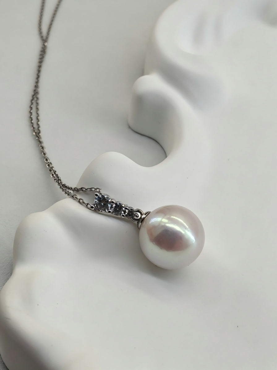The Seraphina - Handmade Minimalist White Pearl Pendant NecklaceThe
