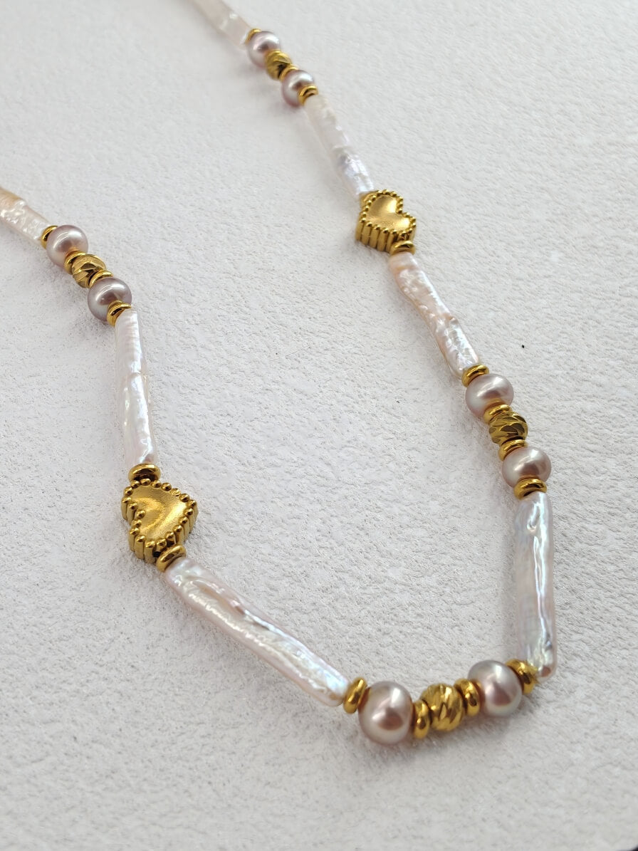 Amour Baroque – Handmade Pink Freshwater Pearl & Golden Heart Necklace