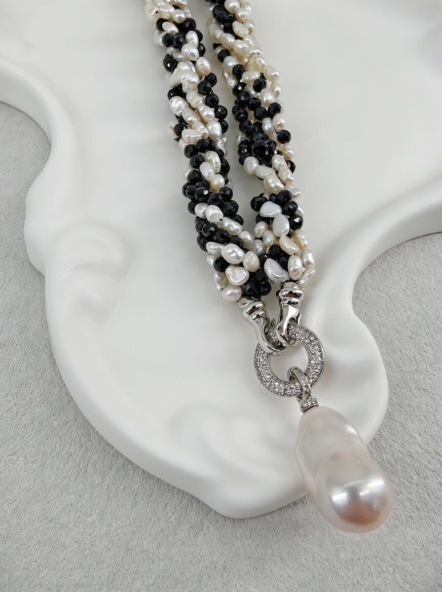 Midnight Baroque Choker – Handcrafted Natural Pearl & Black Spinel Statement Necklace