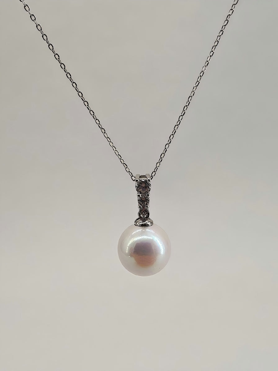The Seraphina - Handmade Minimalist White Pearl Pendant NecklaceThe