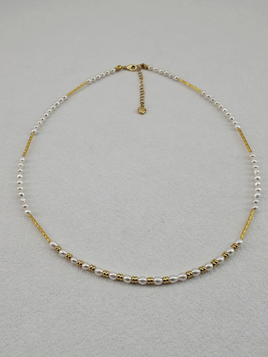 Delicate Freshwater Pearl & Twisted Gold Bead Choker Necklace