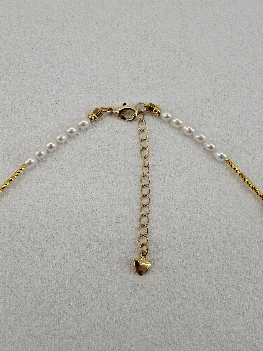 Delicate Freshwater Pearl & Twisted Gold Bead Choker Necklace