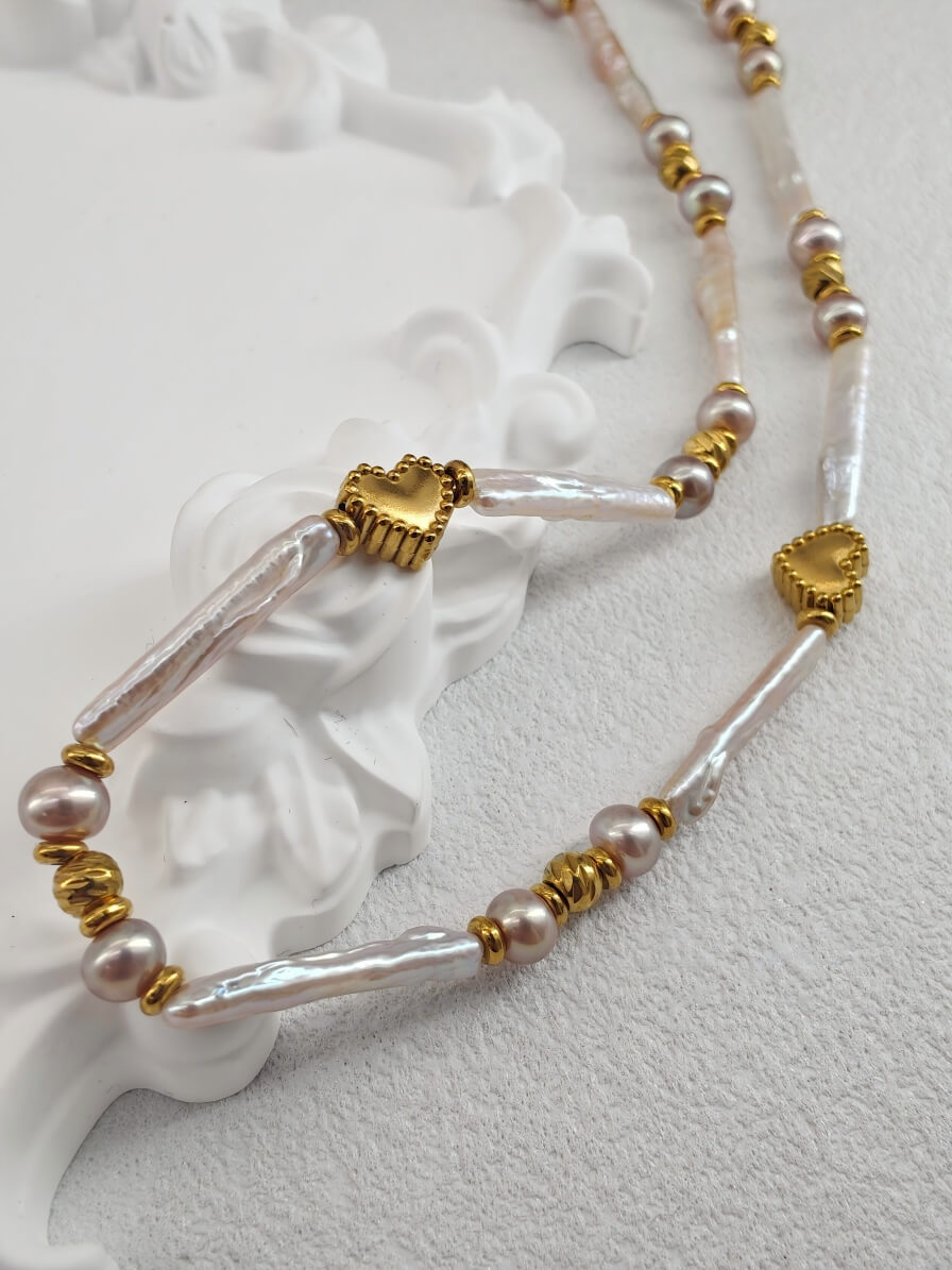 Amour Baroque – Handmade Pink Freshwater Pearl & Golden Heart Necklace