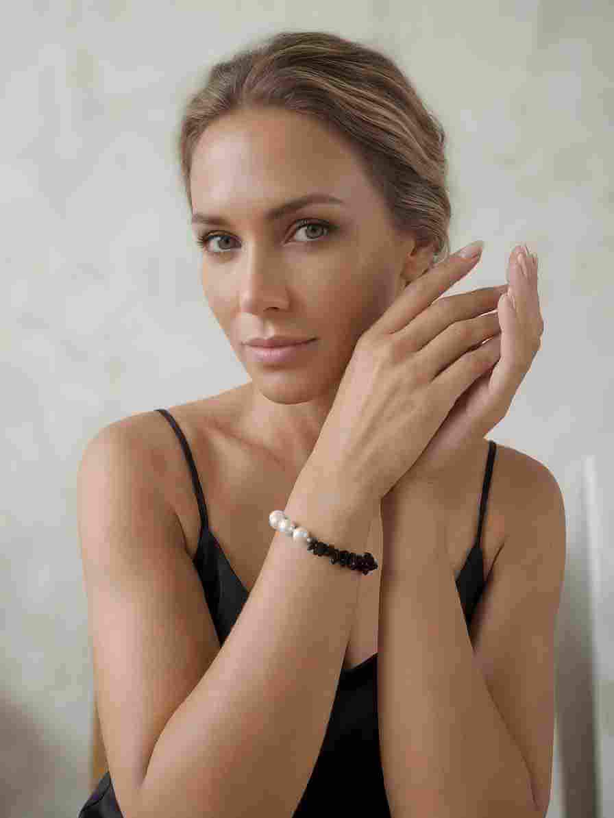 Echoes of Earth Handmade Pearl & Black Tourmaline Chip Bracelet