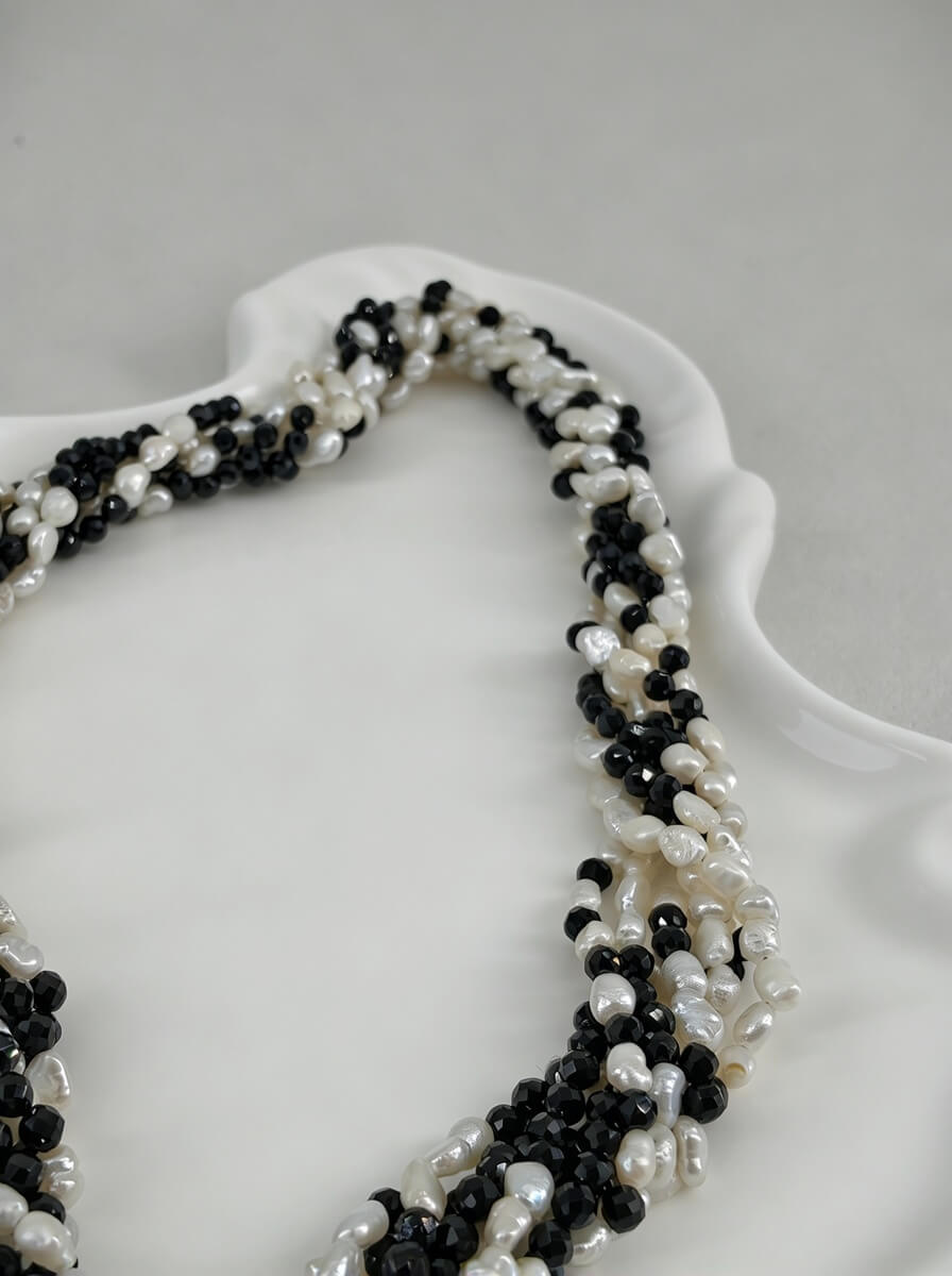 Midnight Baroque Choker – Handcrafted Natural Pearl & Black Spinel Statement Necklace