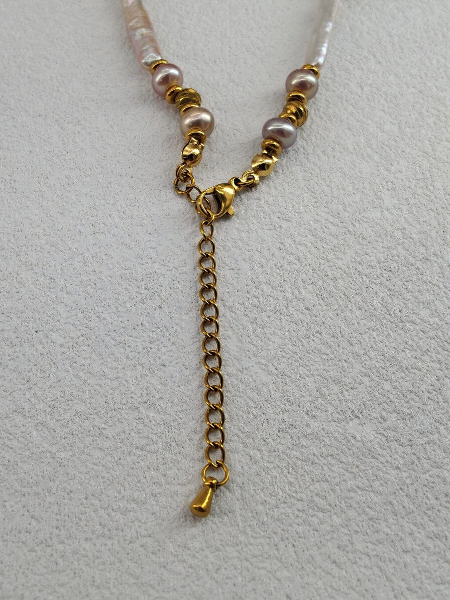 Amour Baroque – Handmade Pink Freshwater Pearl & Golden Heart Necklace
