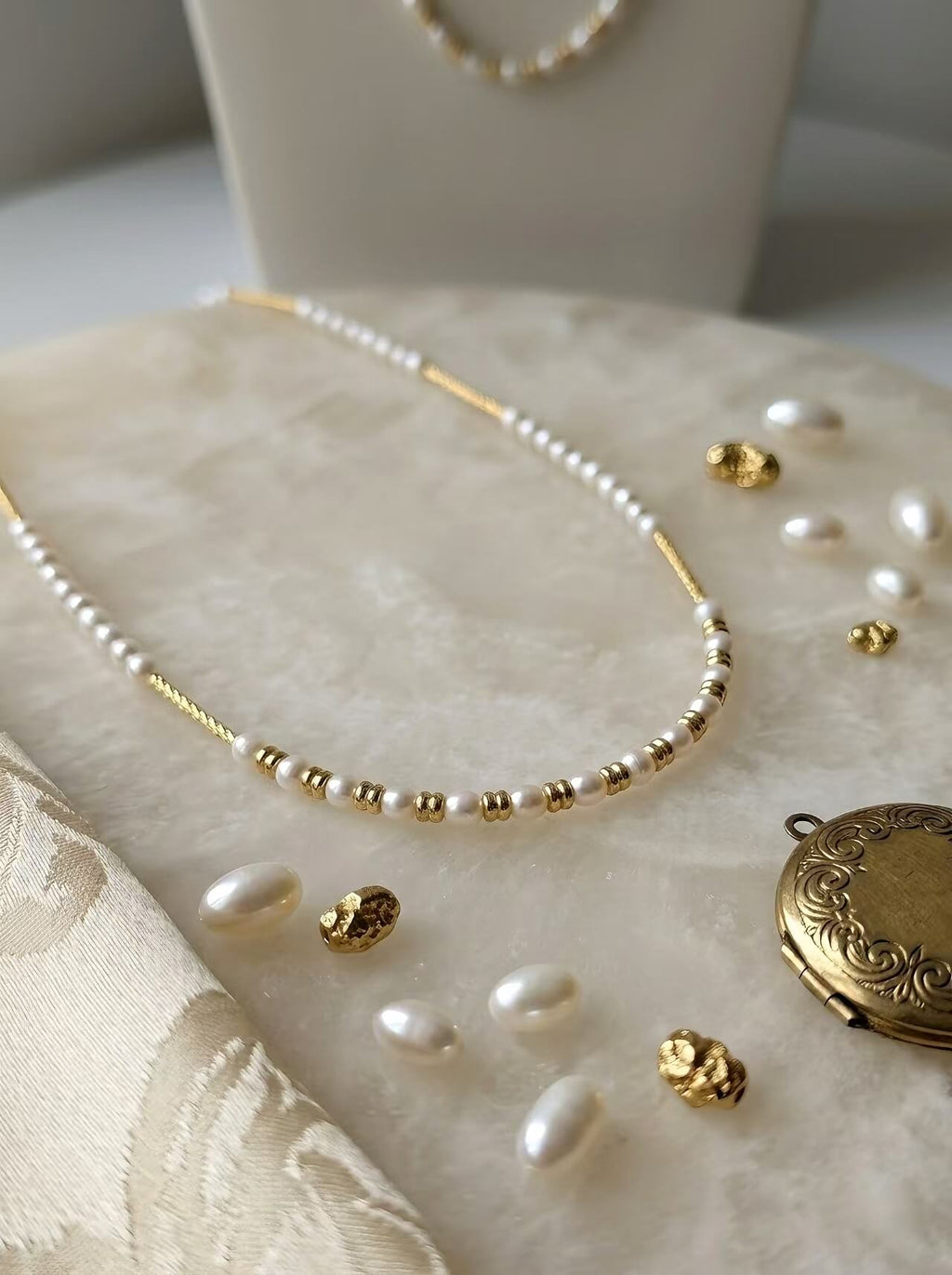 Delicate Freshwater Pearl & Twisted Gold Bead Choker Necklace
