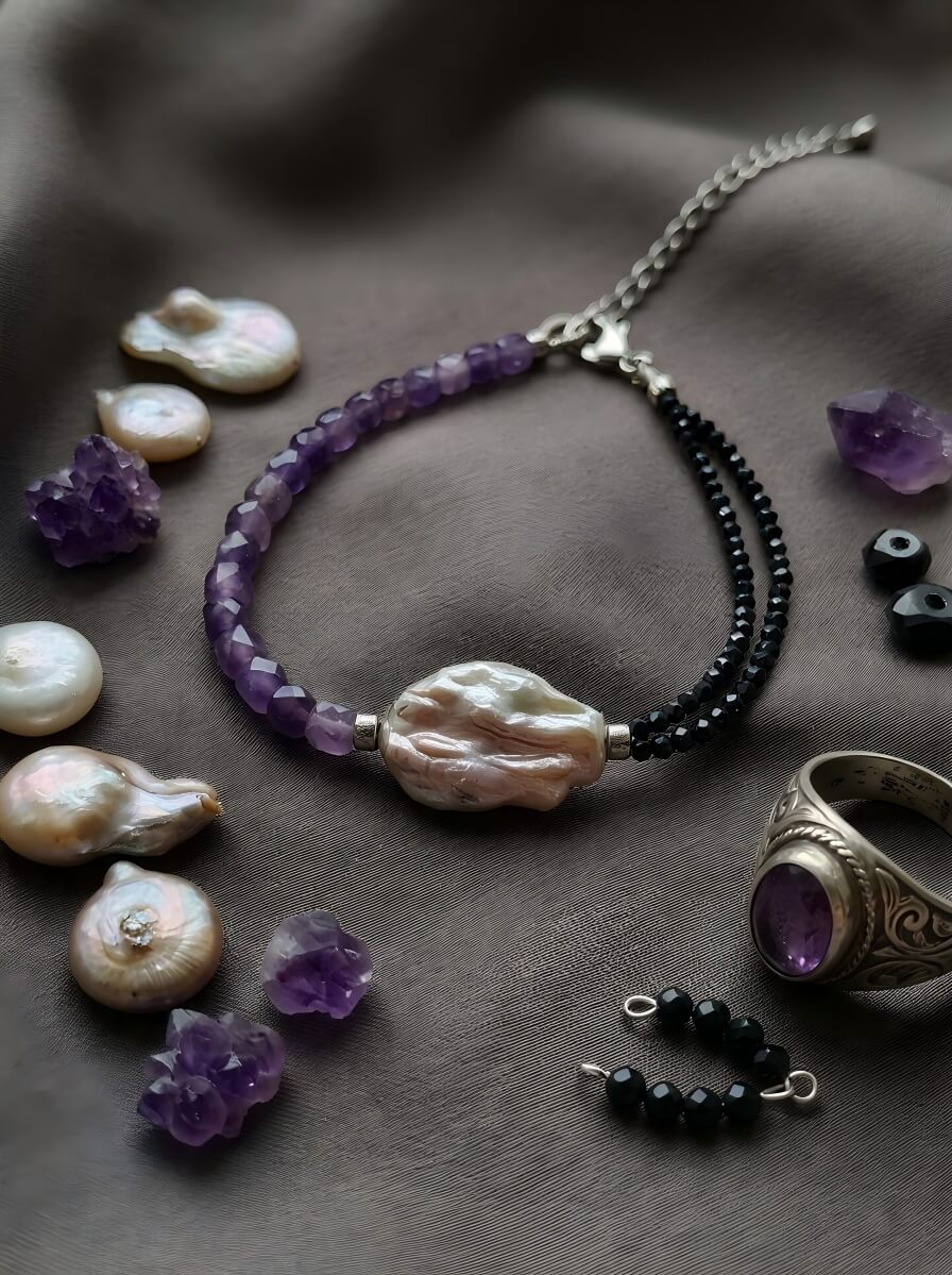 Handcrafted Asymmetric Amethyst & Black Spinel Bracelet with Keshi Baroque Pearl
