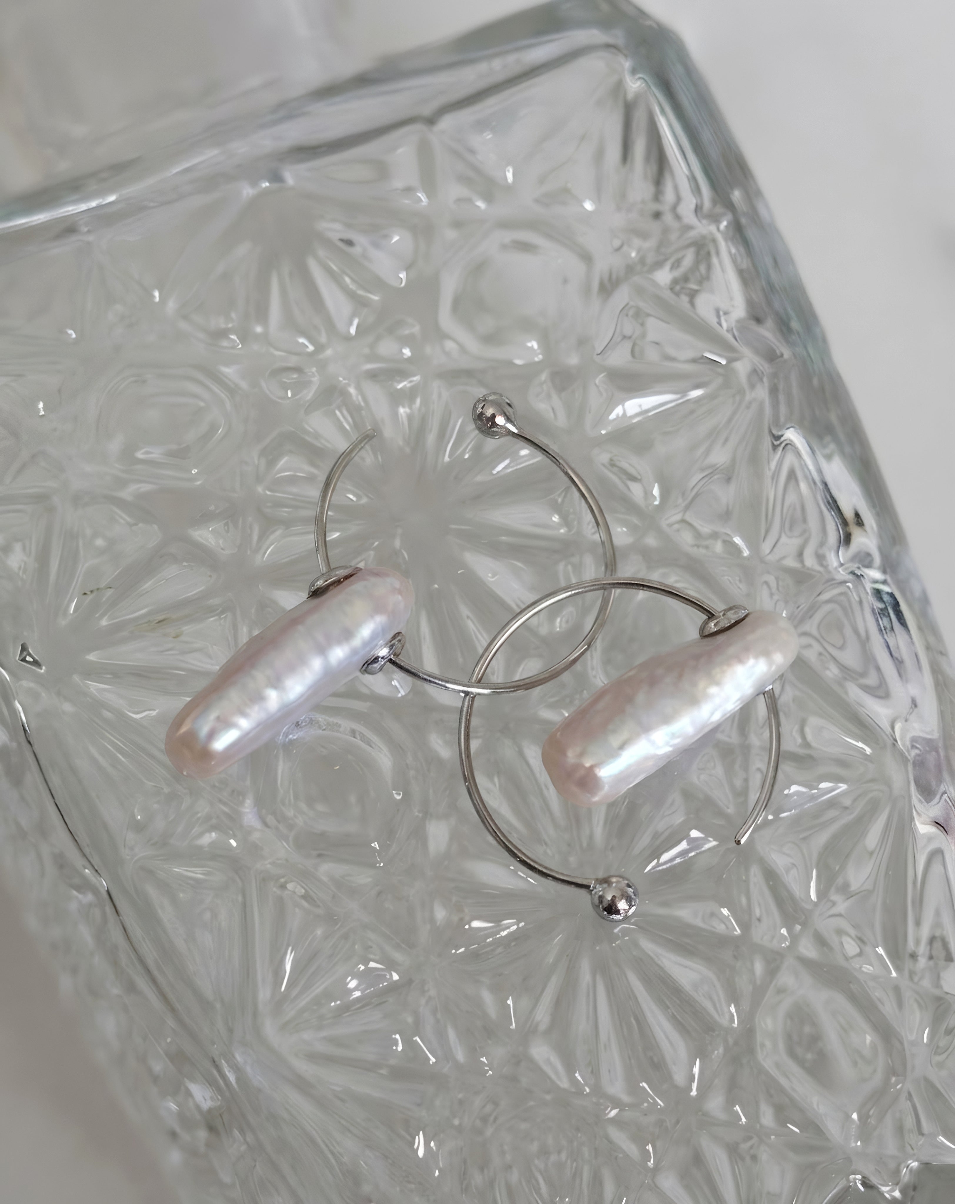 The Artisan's Ripple | Handcrafted Freshwater Baroque Pearl Open Hoop Earrings